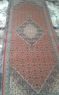 فرش کناره دستباف نیاز دارم میفروشم