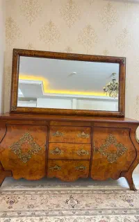 آیینه و کنسول