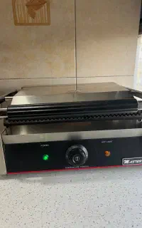 ساندویچ ساز صنعتی مستر