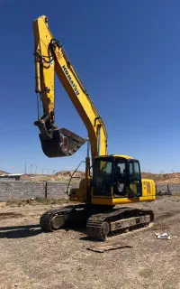 بیل۲۲۰ کوماتسو
