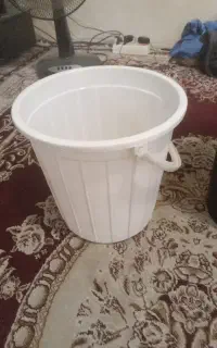 سه عدد سطل