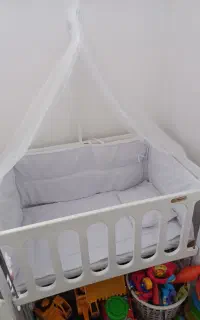 تخت کنار مادری نو شرکتی