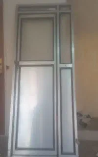 درب آلمینیوم حمام در حد نو و جنس عالی