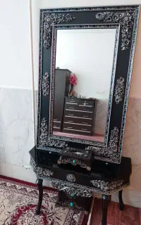 آئینه وبوفه