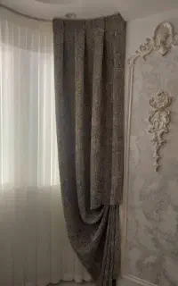پرده‌های شما را مثل یک اثر هنری نصب می‌کنیم