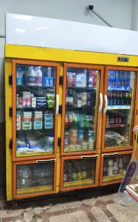 یخچال ۳ در فروشگاهی