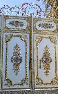 رنگ‌آمیزی ساختمان و درب پنجره