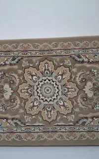 پشتی گل برجسته خوش رنگ و نو