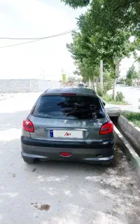 206مدل 83 تیپ 3 تمیز
