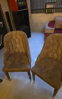 ۲۷ صندلی  و ۴ دست مبل به فروش میرسد