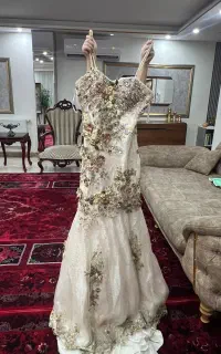 لباس مجلسی در حد نو مناسب درجه یک
