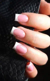 کاشت ناخن فیروزکوه