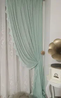 کنار پرده والان پرده