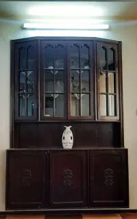 بوفه دیواری چوب گردو اصل  سالم و بسیار جادار