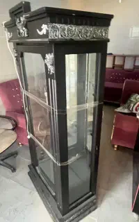 بوفه و تعدای کمد و وسایل خونه
