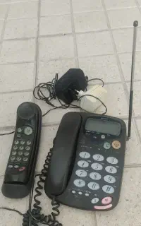تلفن دارای گوشی بی سیم