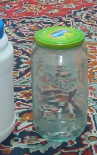 دبه و شیشه تمیز