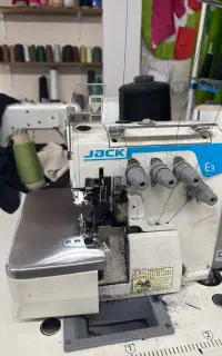 خیاط و وسط کار