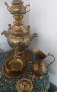سماور زغالی و ظروف مسی