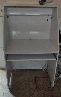 ویترین و قفسه مغازه