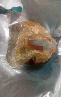 سنگ عقیق مشکوک به راف یاقوت