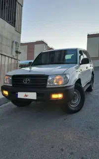 تویوتا لندکروز اتاق صد یو انی