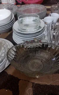 تعدادی لوازم چینی اشپزخانه
