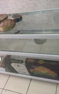 ویترین شیشه ای