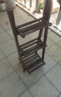 جا گلدانی چوبی