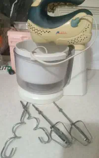 همزن کاسه دار با صفحه چرخشی