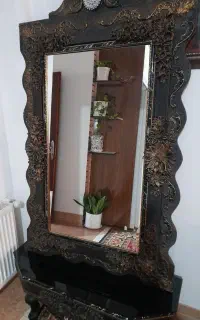 میز و آینه