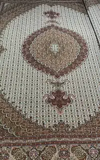 فروشگاه فرش شمیران خریدارو‌قیمتگذارکلیه‌فرشها