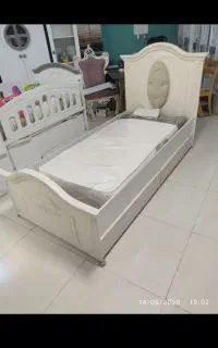۲عدد تخت یک نفره اصلا استفاده نشده همراه تشک نو