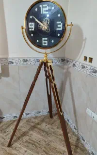 ساعت ایستاده