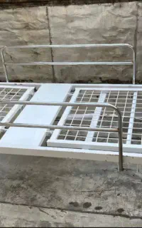 تخت خواب بیمارستانی/بیمار