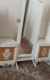 آینه و کمد