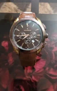 این ساعت برام کادویی آوردن با اون بهم زدم نمیخوام