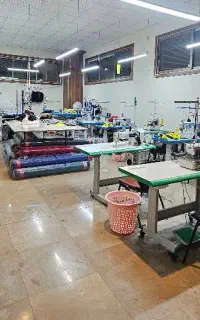 نیرو وسط کار و خدمات در تولیدی پوشاک