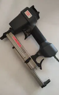 دستگاه منگنه V زن DAYTA