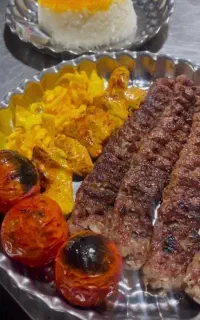 استخدام سرآشپز خانم ماهر وباتجربه