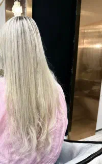 رنگ مو ،ناخن  ،اصلاح ابرو وکلیه خدمات زیبایی