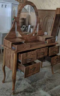 میز آرایش کلاسیک