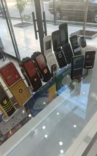 انواع گوشی ساده و تاشو و ارتشی ومینی اپل سام