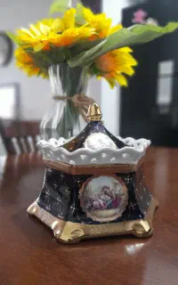 شکلات خوری