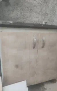 کابینت فلزی به همراه سینک و شیر آب سرد