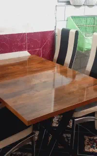 میز چهار نفره