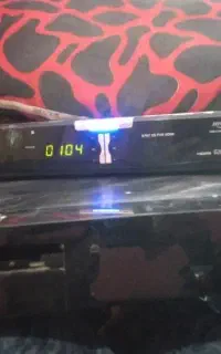 دستگاه دیجیتال و سینما خانگی همراه با ۴ عدد باند