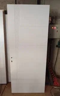 درب 5میل روکش خارجی نو سفید رنگ  راست