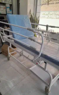 تخت یک شکن برقی