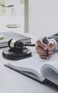 دفتر وکالت / وکیل پایه یک دادگستری و مشاور حقوقی